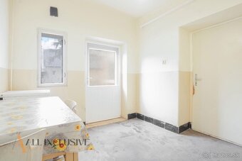 3-izbový starší rodinný dom - 8