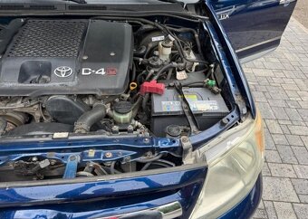 Toyota Hilux 2.5 D-4D nafta manuál 88 kw - 8