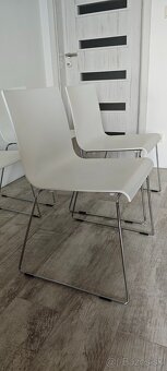 Jedalensky stol so stolickami - 8