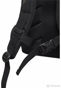 Nový batoh Traveller Backpack black/camo one size - 8