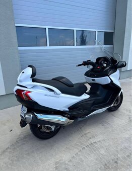Suzuki Burgman 650 - 8