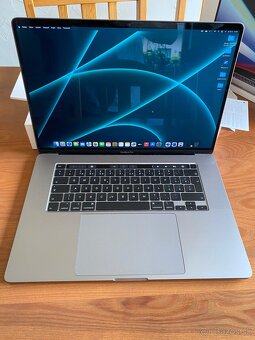 Apple MacBook Pro 2019 16” - 8