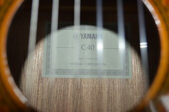 predam - gitara Yamaha C40 - 8