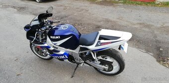 SUZUKI GSX-R 600 K3 r.v.2003 - 8