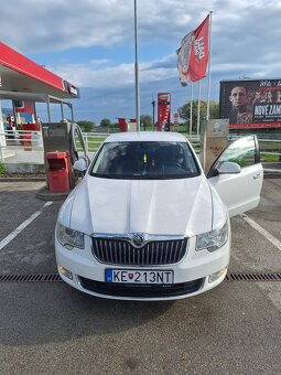 Skoda superB 2 sedan - 8