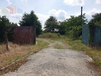 Na predaj stavebný pozemok pre komerčné účely - 2 500 m2  - 8
