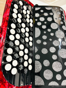 Nový akordeón Beltunica- chromaticky B Griff- 72 BASOVÝ - ná - 8