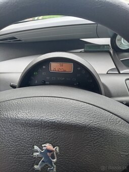 Peugeot 807 - 8