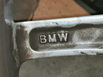 BMW 3 (G20) - originál 17" alu disky s letnými pneu DOT 22 - 8