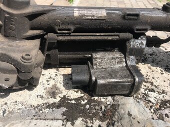 Elektrické servo radenie Passat b6 2.0tdi 125kw manuál - 8