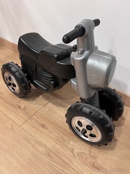 Odrážadlo, kolobežka a motorka - 8