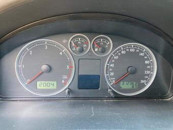 Predám Vw Sharan 1,9 automat - 8