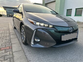 Toyota Prius 1.8 Plug-in Hybrid - 8
