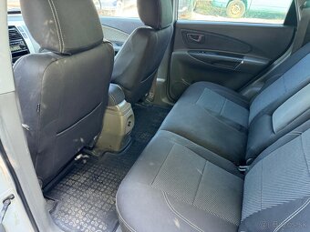 Hyundai Tucson - 8