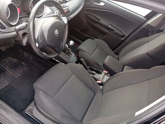 Alfa Romeo Giulietta - 8