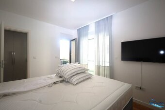 Vodice, Srima – dom s bazénom a strešnou terasou - 8