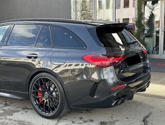 Mercedes-Benz C 63 AMG - 8
