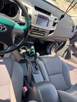 Toyota Hilux 3.0 D-4D A/T - 8
