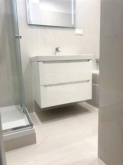 NA PREDAJ 2-IZBOVÝ BYT V NOVEJ DUBNICI 56 M2 S BALKÓNOM... - 8