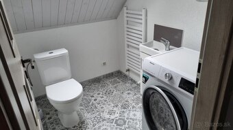 Na prenájom kompletne zariadený 3-izbový podkrovný byt - 8