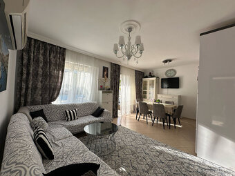 IBA U NÁS Na predaj 3i apartmán s terasou v centre Kemeri, - 8