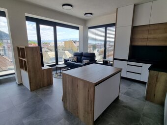 2i byt v centre PIANO RESIDENCE s garážou a klímou - 8