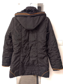 Čierna prešivana damska vetrovka Nature s veľkou kapucňou - 8