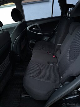 Toyota RAV4 - 8