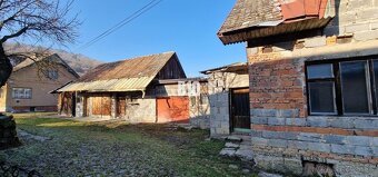 Dva rodinné domy za cenu jedného s pozemkom - 8