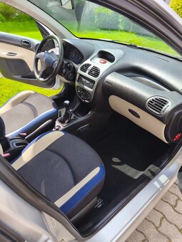 Peugeot 206 - 8