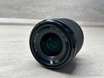 Sony 28-70mm f/3.5-5.6 OSS Sony E-mount - 8