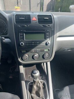 Wolsvagen golf 5 85.kw 1.6 benzín 6 rýchlostný manual - 8