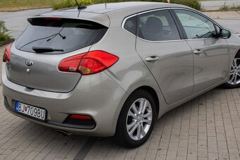 Kia Ceed 1,6 GDI FIFA EDITION - 8