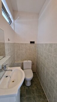 Dvojpodlažná investíčna budova v centre Trebišova - 8