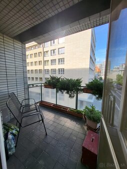 Na predaj priestranný 3 izbový byt Staré Mesto, Bratislava - 8