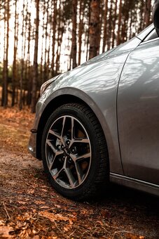 Kia Ceed Hatchback, 1.5L, 118kW, 2022 - 8