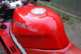 Honda VFR 750 RC36 - 8