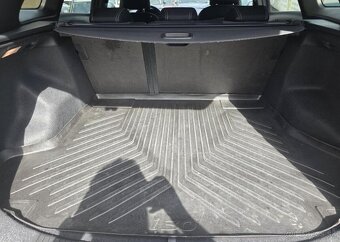Hyundai i30 1.6-AUT.KLIMA-VÝHŘ.SED.+VOLANT - 8
