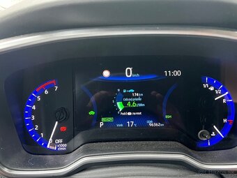 Corolla hybrid - 8