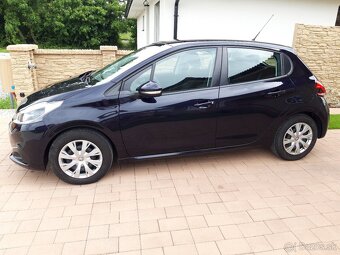 Peugeot 208 - 8