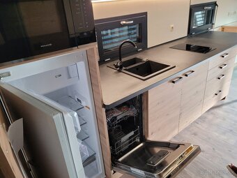 Hausbot 15.4 x 4.2m NEW Houseboat ZARIADENY - 8