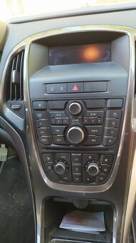 Predám Opel Astra J 12/2013 - 8