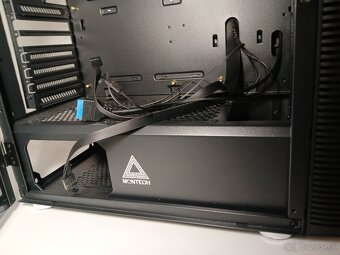 Predám PC skrinka Montech X3 MESH Black - 8