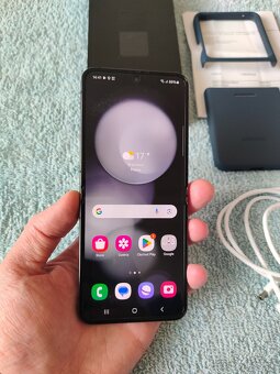 Samsung Galaxy Z Flip 5 256GB,8GB RAM - 8