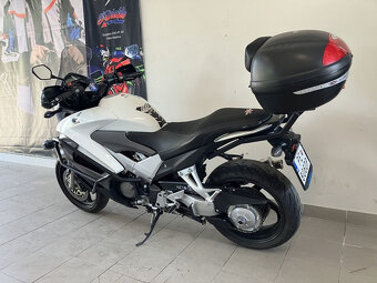 Honda VFR 800 X CrossRunner - 8
