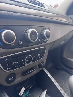 Renault Megane 1.6 16v - 8