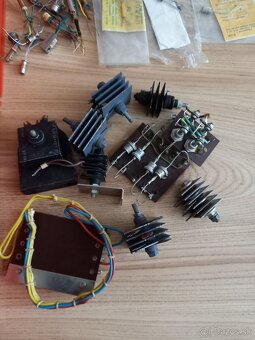 Stare radiotechnicke sučiastky - 8