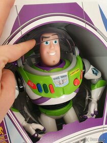 Buzz Lightyear TOY STORY original Disney, interaktívny - 8