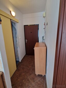 Prenajmem 1 izb. byt s balkónom na Novomeského ul. - 8