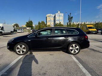 Opel Astra Sports Tourer - 8